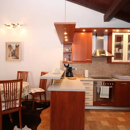 Sofia Adria Пореч